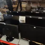 LOTE 084 - 06 MONITORES DIVERSOS. (NO ESTADO) ATENÇÃO! FAZER A VISITAÇÃO ANTES DE ARREMATAR, NÃO SABEMOS SE FUNCIONA. LEILÃO NÃO TEM GARANTIA E NEM DEVOLUÇÃO, SUJEITO A POSSÍVEIS AVARIAS VISÍVEIS/OCULTAS E/OU AUSÊNCIA DE COMPONENTES.