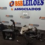 LOTE 202 - 01 LOTE COM LEITORES DE CÓDIGO DE BARRAS. (NO ESTADO) ATENÇÃO! FAZER A VISITAÇÃO ANTES DE ARREMATAR, NÃO SABEMOS SE FUNCIONA. LEILÃO NÃO TEM GARANTIA E NEM DEVOLUÇÃO, SUJEITO A POSSÍVEIS AVARIAS VISÍVEIS/OCULTAS E/OU AUSÊNCIA DE COMPONENTES.