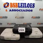 LOTE 228 - 03 PROJETORES EPSON. (NO ESTADO) ATENÇÃO! FAZER A VISITAÇÃO ANTES DE ARREMATAR, NÃO SABEMOS SE FUNCIONA. LEILÃO NÃO TEM GARANTIA E NEM DEVOLUÇÃO, SUJEITO A POSSÍVEIS AVARIAS VISÍVEIS/OCULTAS E/OU AUSÊNCIA DE COMPONENTES.