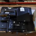 LOTE 133 - 11 MONITORES MARCAS E MODELOS DIVERSOS. (NO ESTADO) ATENÇÃO! FAZER A VISITAÇÃO ANTES DE ARREMATAR, NÃO SABEMOS SE FUNCIONA. LEILÃO NÃO TEM GARANTIA E NEM DEVOLUÇÃO, SUJEITO A POSSÍVEIS AVARIAS VISÍVEIS/OCULTAS E/OU AUSÊNCIA DE COMPONENTES.