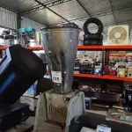 LOTE 235 - 01 LIQUIDIFICADOR INDUSTRIAL. (NO ESTADO) ATENÇÃO! FAZER A VISITAÇÃO ANTES DE ARREMATAR, NÃO SABEMOS SE FUNCIONA. LEILÃO NÃO TEM GARANTIA E NEM DEVOLUÇÃO, SUJEITO A POSSÍVEIS AVARIAS VISÍVEIS/OCULTAS E/OU AUSÊNCIA DE COMPONENTES.