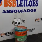 LOTE 033 - 01 LATA DE TINTA ESMALTE PARA MADEIRAS E METAIS NA COR BRILHANTE VERMELHO DE 3,6L MARCA SUVINIL. (NOVO) (NO ESTADO) ATENÇÃO! FAZER A VISITAÇÃO ANTES DE ARREMATAR, NÃO SABEMOS SE FUNCIONA. LEILÃO NÃO TEM GARANTIA E NEM DEVOLUÇÃO, SUJEITO A POSSÍVEIS AVARIAS VISÍVEIS/OCULTAS E/OU AUSÊNCIA DE COMPONENTES.