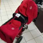 LOTE 250 - 01 CARRINHO DE BEBÊ NA COR VERMELHO.  (NO ESTADO) ATENÇÃO! FAZER A VISITAÇÃO ANTES DE ARREMATAR, NÃO SABEMOS SE FUNCIONA. LEILÃO NÃO TEM GARANTIA E NEM DEVOLUÇÃO, SUJEITO A POSSÍVEIS AVARIAS VISÍVEIS/OCULTAS E/OU AUSÊNCIA DE COMPONENTES.