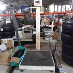 LOTE 299 - 01 BALANÇA DIGITAL MÁXIMO 300KG MARCA WELMY. (NO ESTADO) ATENÇÃO! FAZER A VISITAÇÃO ANTES DE ARREMATAR, NÃO SABEMOS SE FUNCIONA. LEILÃO NÃO TEM GARANTIA E NEM DEVOLUÇÃO, SUJEITO A POSSÍVEIS AVARIAS VISÍVEIS/OCULTAS E/OU AUSÊNCIA DE COMPONENTES.