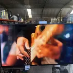 LOTE 427 - 01 SMART TV 70" SONY KDL-70W855B LED 3D ,  PROCESSADOR DE IMAGEM 3D,TAMANHO DA TELA 70", RESOLUÇÃO FULL HD - 1920 X 1080 PIXELS, FORMATO DE TELA 16:9 (WIDESCREEN) REFRESH RATE MOTIONFLOW XR 480 HZ ÂNGULO DE VISÃO HORIZONTAL: 178° VERTICAL: 178° , SISTEMA ANALÓGICO: PAL-M, PAL-N, NTSC DIGITAL: SBTVD  SINTONIZADOR DE TV ANALÓGICO: SIM, DIGITAL: SIM POTÊNCIA DE ÁUDIO 2 X 10 W RMS CONEXÕES ENTRADA: 4 X HDMI 2 X VÍDEO COMPOSTO 1 X VÍDEO COMPONENTE 1 X ÁUDIO ESTÉREO 2 X USB 1 X RJ-45 SAÍDA: 1 X ÁUDIO DIGITAL ÓPTICO ALIMENTAÇÃO AC 100 ~ 240V CONSUMO DE ENERGIA ATIVA: 208 W STAND BY: < 1 W  PADRÃO DE FURO PARA MONTAGEM NA PAREDE VESA 400X300 DIMENSÕES (L X A X P) SEM BASE: 158,6 X 92 X 9,3 CM COM BASE: 158,6 X 97 X 37 CM  PESO SEM BASE: 43,6 KG COM BASE: 44,6 KG EMBALAGEM: 56 KG  (NO ESTADO) ATENÇÃO! FAZER A VISITAÇÃO ANTES DE ARREMATAR, NÃO SABEMOS SE FUNCIONA. LEILÃO NÃO TEM GARANTIA E NEM DEVOLUÇÃO, SUJEITO A POSSÍVEIS AVARIAS VISÍVEIS/OCULTAS E/OU AUSÊNCIA DE COMPONENTES.