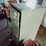 LOTE 104 - 01 ARQUIVO DE AÇO. (NO ESTADO) ATENÇÃO! FAZER A VISITAÇÃO ANTES DE ARREMATAR, NÃO SABEMOS SE FUNCIONA. LEILÃO NÃO TEM GARANTIA E NEM DEVOLUÇÃO, SUJEITO A POSSÍVEIS AVARIAS VISÍVEIS/OCULTAS E/OU AUSÊNCIA DE COMPONENTES.