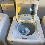 LOTE 416 - 01 MÁQUINA DE LAVAR ROUPAS ELECTROLUX 12KG 220VOLTS. (NO ESTADO) ATENÇÃO! FAZER A VISITAÇÃO ANTES DE ARREMATAR, NÃO SABEMOS SE FUNCIONA. LEILÃO NÃO TEM GARANTIA E NEM DEVOLUÇÃO, SUJEITO A POSSÍVEIS AVARIAS VISÍVEIS/OCULTAS E/OU AUSÊNCIA DE COMPONENTES.