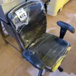 LOTE 432 - 01 CADEIRA PARA ESCRITÓRIO. (NO ESTADO) ATENÇÃO! FAZER A VISITAÇÃO ANTES DE ARREMATAR, NÃO SABEMOS SE FUNCIONA. LEILÃO NÃO TEM GARANTIA E NEM DEVOLUÇÃO, SUJEITO A POSSÍVEIS AVARIAS VISÍVEIS/OCULTAS E/OU AUSÊNCIA DE COMPONENTES.