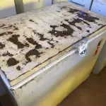 LOTE 436 - 01 FREEZER HORIZONTAL. (NO ESTADO) ATENÇÃO! FAZER A VISITAÇÃO ANTES DE ARREMATAR, NÃO SABEMOS SE FUNCIONA. LEILÃO NÃO TEM GARANTIA E NEM DEVOLUÇÃO, SUJEITO A POSSÍVEIS AVARIAS VISÍVEIS/OCULTAS E/OU AUSÊNCIA DE COMPONENTES.