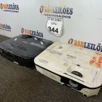 LOTE 344 - 02 PROJETORES EPSON. (NO ESTADO) ATENÇÃO! FAZER A VISITAÇÃO ANTES DE ARREMATAR, NÃO SABEMOS SE FUNCIONA. LEILÃO NÃO TEM GARANTIA E NEM DEVOLUÇÃO, SUJEITO A POSSÍVEIS AVARIAS VISÍVEIS/OCULTAS E/OU AUSÊNCIA DE COMPONENTES.