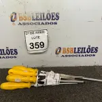 LOTE 359 - 01 CHAVE DE FENDA E 05 CHAVES PHILIPS TAMANHOS DIVERSOS. (NO ESTADO) ATENÇÃO! FAZER A VISITAÇÃO ANTES DE ARREMATAR, NÃO SABEMOS SE FUNCIONA. LEILÃO NÃO TEM GARANTIA E NEM DEVOLUÇÃO, SUJEITO A POSSÍVEIS AVARIAS VISÍVEIS/OCULTAS E/OU AUSÊNCIA DE COMPONENTES.