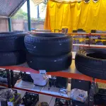 LOTE 496 - 05 PNEUS USADOS 265-65 ARO 17. (NO ESTADO) ATENÇÃO! FAZER A VISITAÇÃO ANTES DE ARREMATAR, NÃO SABEMOS SE FUNCIONA. LEILÃO NÃO TEM GARANTIA E NEM DEVOLUÇÃO, SUJEITO A POSSÍVEIS AVARIAS VISÍVEIS/OCULTAS E/OU AUSÊNCIA DE COMPONENTES.