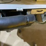 LOTE 392 - 01 MESA EM MADEIRA E 01 CADEIRA PARA ESCRITÓRIO. (NO ESTADO) ATENÇÃO! FAZER A VISITAÇÃO ANTES DE ARREMATAR, NÃO SABEMOS SE FUNCIONA. LEILÃO NÃO TEM GARANTIA E NEM DEVOLUÇÃO, SUJEITO A POSSÍVEIS AVARIAS VISÍVEIS/OCULTAS E/OU AUSÊNCIA DE COMPONENTES.