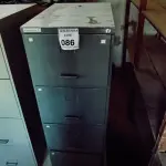 LOTE 086 - 01 ARQUIVO DE AÇO.  (NO ESTADO) ATENÇÃO! FAZER A VISITAÇÃO ANTES DE ARREMATAR, NÃO SABEMOS SE FUNCIONA. LEILÃO NÃO TEM GARANTIA E NEM DEVOLUÇÃO, SUJEITO A POSSÍVEIS AVARIAS VISÍVEIS/OCULTAS E/OU AUSÊNCIA DE COMPONENTES.