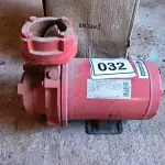 LOTE 032 - 01 BOMBA D’ÁGUA.  (NO ESTADO) ATENÇÃO! FAZER A VISITAÇÃO ANTES DE ARREMATAR, NÃO SABEMOS SE FUNCIONA. LEILÃO NÃO TEM GARANTIA E NEM DEVOLUÇÃO, SUJEITO A POSSÍVEIS AVARIAS VISÍVEIS/OCULTAS E/OU AUSÊNCIA DE COMPONENTES.