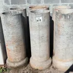 LOTE 073 - 06 MANILHAS EM CONCRETO.  (NO ESTADO) ATENÇÃO! FAZER A VISITAÇÃO ANTES DE ARREMATAR, NÃO SABEMOS SE FUNCIONA. LEILÃO NÃO TEM GARANTIA E NEM DEVOLUÇÃO, SUJEITO A POSSÍVEIS AVARIAS VISÍVEIS/OCULTAS E/OU AUSÊNCIA DE COMPONENTES.