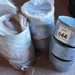 LOTE 044 - 01 LOTE COM COLARINHO PARA TUBOS. (NO ESTADO) ATENÇÃO! FAZER A VISITAÇÃO ANTES DE ARREMATAR, NÃO SABEMOS SE FUNCIONA. LEILÃO NÃO TEM GARANTIA E NEM DEVOLUÇÃO, SUJEITO A POSSÍVEIS AVARIAS VISÍVEIS/OCULTAS E/OU AUSÊNCIA DE COMPONENTES.