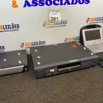 LOTE 381 - 01 LOTE COM DVD, DVR E DVD PORTÁTIL. (NO ESTADO) ATENÇÃO! FAZER A VISITAÇÃO ANTES DE ARREMATAR, NÃO SABEMOS SE FUNCIONA. LEILÃO NÃO TEM GARANTIA E NEM DEVOLUÇÃO, SUJEITO A POSSÍVEIS AVARIAS VISÍVEIS/OCULTAS E/OU AUSÊNCIA DE COMPONENTES.
