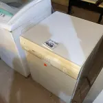 LOTE 408 - 01 LAVA LOUÇAS BOSCH 220 VOLTS. (NO ESTADO) ATENÇÃO! FAZER A VISITAÇÃO ANTES DE ARREMATAR, NÃO SABEMOS SE FUNCIONA. LEILÃO NÃO TEM GARANTIA E NEM DEVOLUÇÃO, SUJEITO A POSSÍVEIS AVARIAS VISÍVEIS/OCULTAS E/OU AUSÊNCIA DE COMPONENTES.