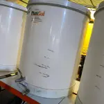 LOTE 461 - 01 FERMENTADORA DE 1.000 LITROS PP PLASUL COM TORNEIRA DE INOX. (NO ESTADO) ATENÇÃO! FAZER A VISITAÇÃO ANTES DE ARREMATAR, NÃO SABEMOS SE FUNCIONA. LEILÃO NÃO TEM GARANTIA E NEM DEVOLUÇÃO, SUJEITO A POSSÍVEIS AVARIAS VISÍVEIS/OCULTAS E/OU AUSÊNCIA DE COMPONENTES.