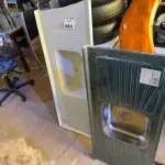 LOTE 444 - 01 PIA EM INOX 120, MM X 520MM E 01 PIA EM FIBRA COM AVARIAS. (NO ESTADO) ATENÇÃO! FAZER A VISITAÇÃO ANTES DE ARREMATAR, NÃO SABEMOS SE FUNCIONA. LEILÃO NÃO TEM GARANTIA E NEM DEVOLUÇÃO, SUJEITO A POSSÍVEIS AVARIAS VISÍVEIS/OCULTAS E/OU AUSÊNCIA DE COMPONENTES.