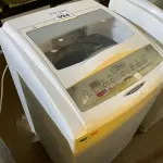 LOTE 394 - 01 MÁQUINA DE LAVAR ROUPAS BRASTEMP 8KG220VOLTS. (NO ESTADO) ATENÇÃO! FAZER A VISITAÇÃO ANTES DE ARREMATAR, NÃO SABEMOS SE FUNCIONA. LEILÃO NÃO TEM GARANTIA E NEM DEVOLUÇÃO, SUJEITO A POSSÍVEIS AVARIAS VISÍVEIS/OCULTAS E/OU AUSÊNCIA DE COMPONENTES.