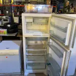 LOTE 409 - 01 GELADEIRA BRASTEMP 220VOLTS. (NO ESTADO) ATENÇÃO! FAZER A VISITAÇÃO ANTES DE ARREMATAR, NÃO SABEMOS SE FUNCIONA. LEILÃO NÃO TEM GARANTIA E NEM DEVOLUÇÃO, SUJEITO A POSSÍVEIS AVARIAS VISÍVEIS/OCULTAS E/OU AUSÊNCIA DE COMPONENTES.