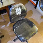 LOTE 443 - 01 CADEIRA PARA ESCRITÓRIO. (NO ESTADO) ATENÇÃO! FAZER A VISITAÇÃO ANTES DE ARREMATAR, NÃO SABEMOS SE FUNCIONA. LEILÃO NÃO TEM GARANTIA E NEM DEVOLUÇÃO, SUJEITO A POSSÍVEIS AVARIAS VISÍVEIS/OCULTAS E/OU AUSÊNCIA DE COMPONENTES.