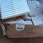 LOTE 045 - 01 LOTE COM GRELHAS EM PLÁSTICO.  (NO ESTADO) ATENÇÃO! FAZER A VISITAÇÃO ANTES DE ARREMATAR, NÃO SABEMOS SE FUNCIONA. LEILÃO NÃO TEM GARANTIA E NEM DEVOLUÇÃO, SUJEITO A POSSÍVEIS AVARIAS VISÍVEIS/OCULTAS E/OU AUSÊNCIA DE COMPONENTES.
