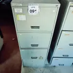 LOTE 091 - 01 ARQUIVO DE AÇO.  (NO ESTADO) ATENÇÃO! FAZER A VISITAÇÃO ANTES DE ARREMATAR, NÃO SABEMOS SE FUNCIONA. LEILÃO NÃO TEM GARANTIA E NEM DEVOLUÇÃO, SUJEITO A POSSÍVEIS AVARIAS VISÍVEIS/OCULTAS E/OU AUSÊNCIA DE COMPONENTES.