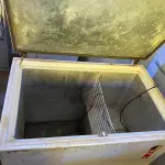 LOTE 436 - 01 FREEZER HORIZONTAL. (NO ESTADO) ATENÇÃO! FAZER A VISITAÇÃO ANTES DE ARREMATAR, NÃO SABEMOS SE FUNCIONA. LEILÃO NÃO TEM GARANTIA E NEM DEVOLUÇÃO, SUJEITO A POSSÍVEIS AVARIAS VISÍVEIS/OCULTAS E/OU AUSÊNCIA DE COMPONENTES.