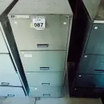 LOTE 087 - 01 ARQUIVO DE AÇO.  (NO ESTADO) ATENÇÃO! FAZER A VISITAÇÃO ANTES DE ARREMATAR, NÃO SABEMOS SE FUNCIONA. LEILÃO NÃO TEM GARANTIA E NEM DEVOLUÇÃO, SUJEITO A POSSÍVEIS AVARIAS VISÍVEIS/OCULTAS E/OU AUSÊNCIA DE COMPONENTES.