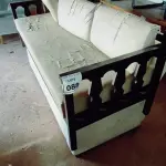 LOTE 088 - 02 SOFÁS DE 03 LUGARES COM AVARIAS.  (NO ESTADO) ATENÇÃO! FAZER A VISITAÇÃO ANTES DE ARREMATAR, NÃO SABEMOS SE FUNCIONA. LEILÃO NÃO TEM GARANTIA E NEM DEVOLUÇÃO, SUJEITO A POSSÍVEIS AVARIAS VISÍVEIS/OCULTAS E/OU AUSÊNCIA DE COMPONENTES.