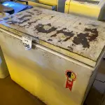 LOTE 436 - 01 FREEZER HORIZONTAL. (NO ESTADO) ATENÇÃO! FAZER A VISITAÇÃO ANTES DE ARREMATAR, NÃO SABEMOS SE FUNCIONA. LEILÃO NÃO TEM GARANTIA E NEM DEVOLUÇÃO, SUJEITO A POSSÍVEIS AVARIAS VISÍVEIS/OCULTAS E/OU AUSÊNCIA DE COMPONENTES.