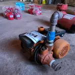 LOTE 034 - 02 BOMBAS D’ÁGUA.  (NO ESTADO) ATENÇÃO! FAZER A VISITAÇÃO ANTES DE ARREMATAR, NÃO SABEMOS SE FUNCIONA. LEILÃO NÃO TEM GARANTIA E NEM DEVOLUÇÃO, SUJEITO A POSSÍVEIS AVARIAS VISÍVEIS/OCULTAS E/OU AUSÊNCIA DE COMPONENTES.