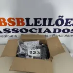 LOTE 123 - ACESSÓRIOS PARA ESQUADRIAS DE ALUMÍNIO (NO ESTADO, NÃO SABEMOS SE FUNCIONA. LEILÃO NÃO TEM GARANTIA E NEM DEVOLUÇÃO, SUJEITO A POSSÍVEIS AVARIAS VISÍVEIS/OCULTAS E/OU AUSÊNCIA DE COMPONENTES)