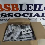 LOTE 139 - 01 LOTE C/ ACESSÓRIOS PARA ESQUADRIAS DE ALUMÍNIO (NO ESTADO, NÃO SABEMOS SE FUNCIONA. LEILÃO NÃO TEM GARANTIA E NEM DEVOLUÇÃO, SUJEITO A POSSÍVEIS AVARIAS VISÍVEIS/OCULTAS E/OU AUSÊNCIA DE COMPONENTES)