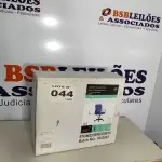 LOTE 044 - 01 - CADEIRA ESCRITÓRIO SECRETÁRIA GIRATÓRIA AZUL (NO ESTADO, NÃO SABEMOS SE FUNCIONA. LEILÃO NÃO TEM GARANTIA E NEM DEVOLUÇÃO, SUJEITO A POSSÍVEIS AVARIAS VISÍVEIS/OCULTAS E/OU AUSÊNCIA DE COMPONENTES)