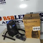 LOTE 092 - 01 - ASPIRADOR ÁGUA PÓ ELECTROLUX 110V (NO ESTADO, NÃO SABEMOS SE FUNCIONA. LEILÃO NÃO TEM GARANTIA E NEM DEVOLUÇÃO, SUJEITO A POSSÍVEIS AVARIAS VISÍVEIS/OCULTAS E/OU AUSÊNCIA DE COMPONENTES)