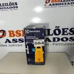 LOTE 084 - 01 - LAVADORA DE ALTA PRESSÃO ELECTROLUX 1800PSI EWS30 - 127V (NO ESTADO, NÃO SABEMOS SE FUNCIONA. LEILÃO NÃO TEM GARANTIA E NEM DEVOLUÇÃO, SUJEITO A POSSÍVEIS AVARIAS VISÍVEIS/OCULTAS E/OU AUSÊNCIA DE COMPONENTES)