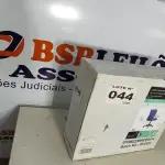 LOTE 044 - 01 - CADEIRA ESCRITÓRIO SECRETÁRIA GIRATÓRIA AZUL (NO ESTADO, NÃO SABEMOS SE FUNCIONA. LEILÃO NÃO TEM GARANTIA E NEM DEVOLUÇÃO, SUJEITO A POSSÍVEIS AVARIAS VISÍVEIS/OCULTAS E/OU AUSÊNCIA DE COMPONENTES)
