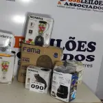 LOTE 090 - 07 – ELETRODOMÉSTICOS DIVERSOS (NO ESTADO, NÃO SABEMOS SE FUNCIONA. LEILÃO NÃO TEM GARANTIA E NEM DEVOLUÇÃO, SUJEITO A POSSÍVEIS AVARIAS VISÍVEIS/OCULTAS E/OU AUSÊNCIA DE COMPONENTES)