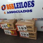 LOTE 193 - 04 - CAIXAS DE GRAMPO PARA GRAMPEADOR 14/38 CX 15.640 UNIDADES - AIRFIX (NO ESTADO, NÃO SABEMOS SE FUNCIONA. LEILÃO NÃO TEM GARANTIA E NEM DEVOLUÇÃO, SUJEITO A POSSÍVEIS AVARIAS VISÍVEIS/OCULTAS E/OU AUSÊNCIA DE COMPONENTES)