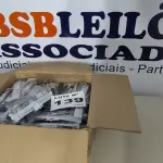 LOTE 139 - 01 LOTE C/ ACESSÓRIOS PARA ESQUADRIAS DE ALUMÍNIO (NO ESTADO, NÃO SABEMOS SE FUNCIONA. LEILÃO NÃO TEM GARANTIA E NEM DEVOLUÇÃO, SUJEITO A POSSÍVEIS AVARIAS VISÍVEIS/OCULTAS E/OU AUSÊNCIA DE COMPONENTES)