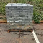 LOTE 130 - 01 PALETE COM PISO DE CONCRETO INTERTRAVADO PAVER (20X10X6CM) 15M² CADA PALETE (RETIRADA EM GOIÂNIA –GO) (NO ESTADO)