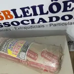 LOTE 132 - 01 - LONA PLÁSTICA 8X50M 40KG PRETA - MAXILONA (NO ESTADO, NÃO SABEMOS SE FUNCIONA. LEILÃO NÃO TEM GARANTIA E NEM DEVOLUÇÃO, SUJEITO A POSSÍVEIS AVARIAS VISÍVEIS/OCULTAS E/OU AUSÊNCIA DE COMPONENTES)