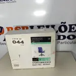 LOTE 044 - 01 - CADEIRA ESCRITÓRIO SECRETÁRIA GIRATÓRIA AZUL (NO ESTADO, NÃO SABEMOS SE FUNCIONA. LEILÃO NÃO TEM GARANTIA E NEM DEVOLUÇÃO, SUJEITO A POSSÍVEIS AVARIAS VISÍVEIS/OCULTAS E/OU AUSÊNCIA DE COMPONENTES)