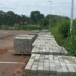 LOTE 123 - 01 PALETE COM PISO DE CONCRETO INTERTRAVADO PAVER (20X10X6CM) 15M² CADA PALETE (RETIRADA EM GOIÂNIA –GO) (NO ESTADO)