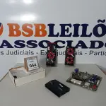 LOTE 054 - 01 PLACA MÃE PARA PC, 02 PLACAS DE VÍDEO E 01 INTERFACE DE CELULAR PLUGCELL GT111. (NO ESTADO) ATENÇÃO! FAZER A VISITAÇÃO ANTES DE ARREMATAR, NÃO SABEMOS SE FUNCIONA. LEILÃO NÃO TEM GARANTIA E NEM DEVOLUÇÃO, SUJEITO A POSSÍVEIS AVARIAS VISÍVEIS/OCULTAS E/OU AUSÊNCIA DE COMPONENTES.