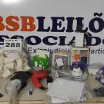 LOTE 288 - 01 LOTE C/ ÍTENS DIVERSOS (NO ESTADO, NÃO SABEMOS SE FUNCIONA. LEILÃO NÃO TEM GARANTIA E NEM DEVOLUÇÃO, SUJEITO A POSSÍVEIS AVARIAS VISÍVEIS/OCULTAS E/OU AUSÊNCIA DE COMPONENTES)